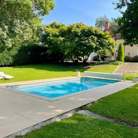 Vakantiehuis Spacieuse Avec Piscine Privee A *