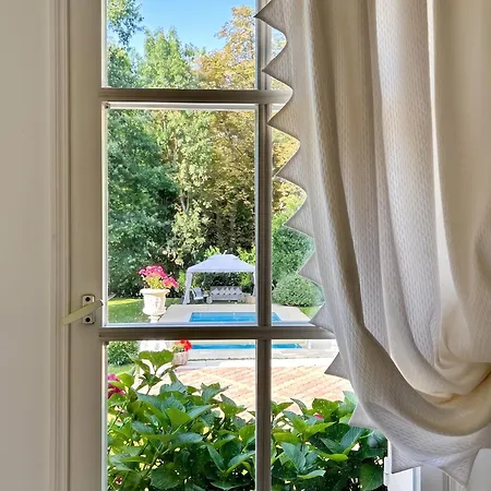 Сasa de vacaciones Spacieuse Avec Piscine Privée à *