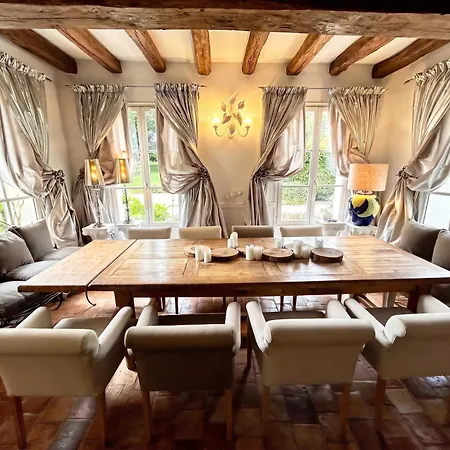 Spacieuse Avec Piscine Privée à Сasa de vacaciones *
