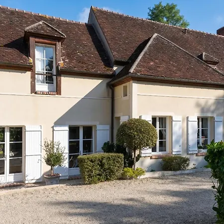Spacieuse Avec Piscine Privée à *